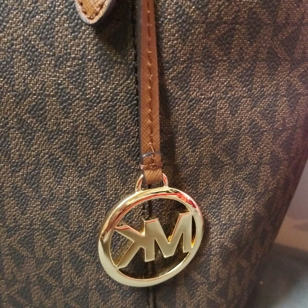 ♥️🔥 PRICE DROP  NWT Michael kors tote bag - Picture 4 of 8